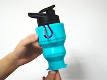 collapsible silicone sleeve bottle for wholesale for water storage-4